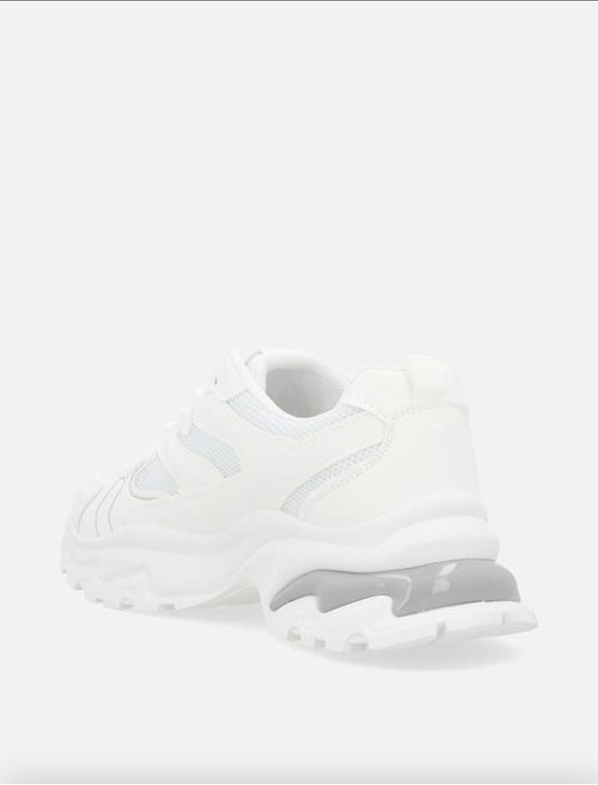 Moxie sneaker