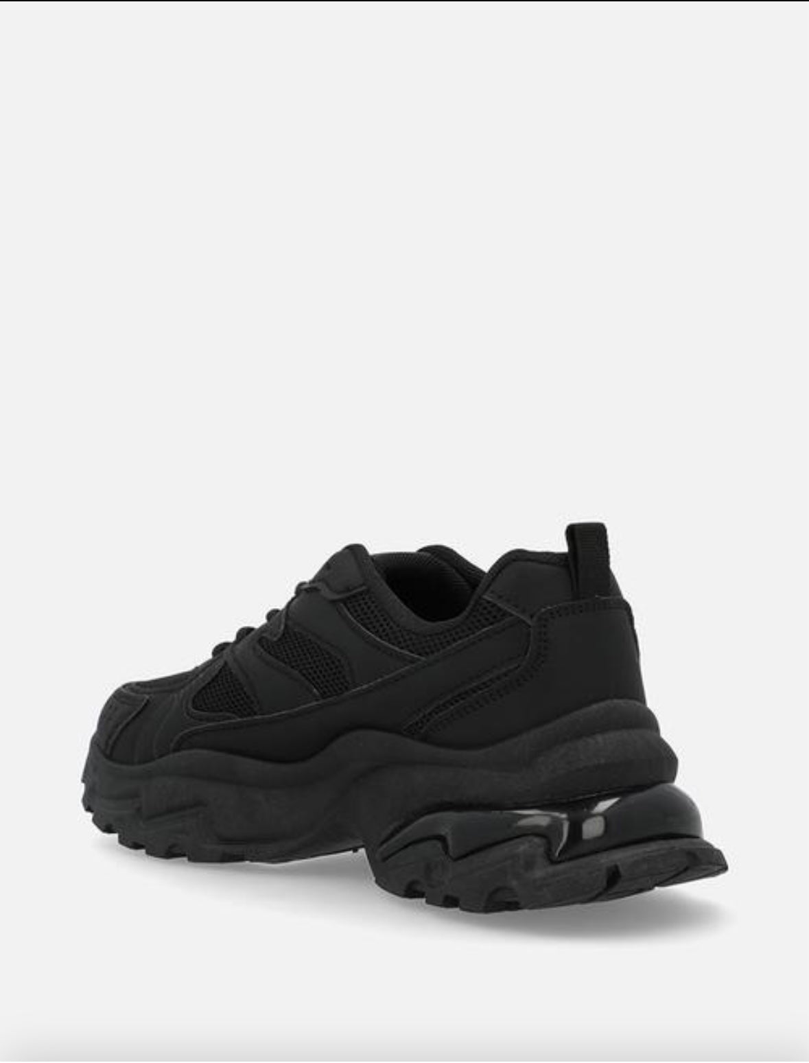 Moxie sneaker